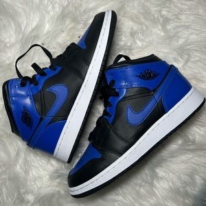 NIKE Air Jordan 1 Mid Black White Blue